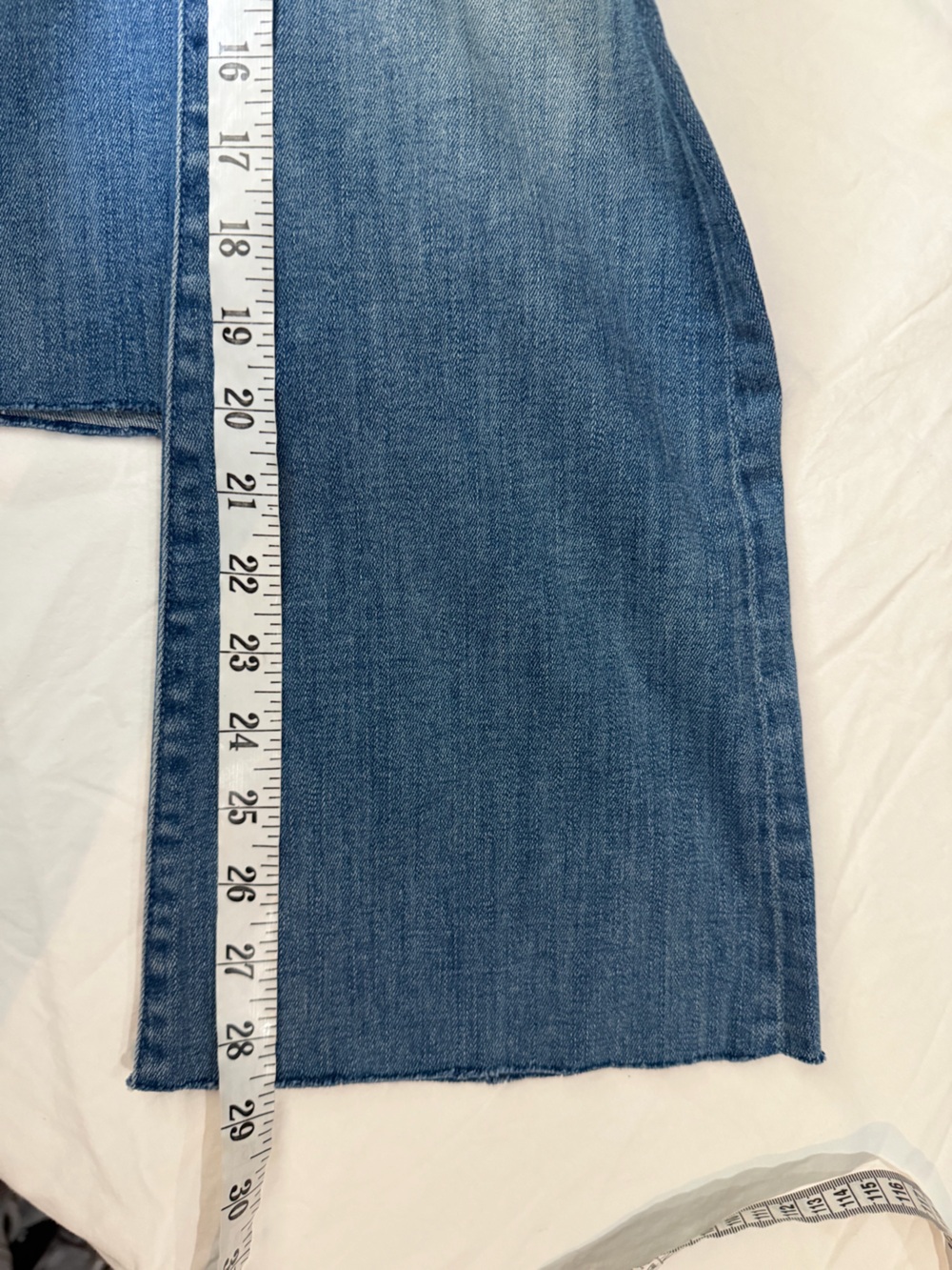 NWT MOTHER The Weekender Fray Jeans Graffiti Girl Wash 30 - Picture 15 of 16